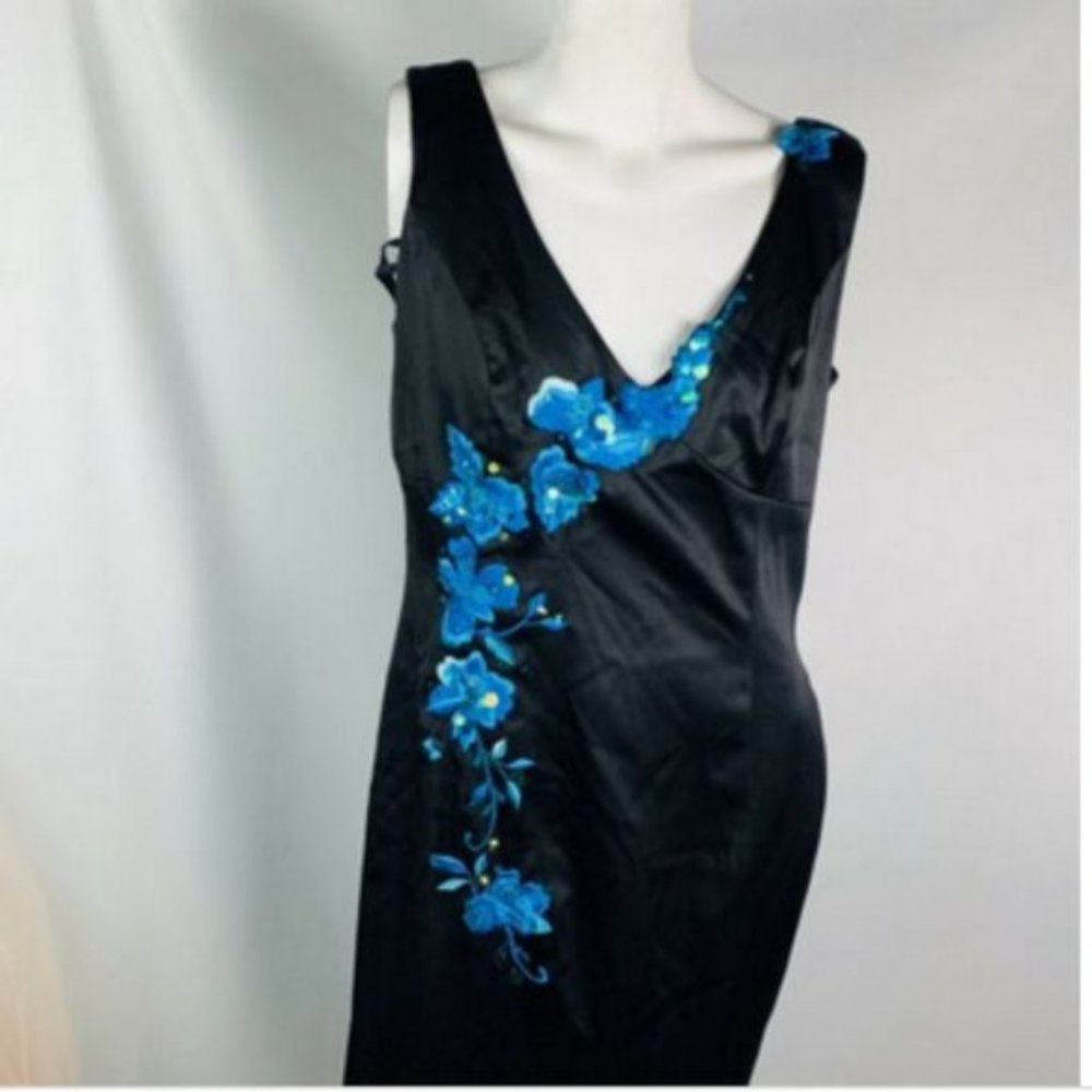Jovani dress size 14 black blue beading fancy v neck Straight back zip